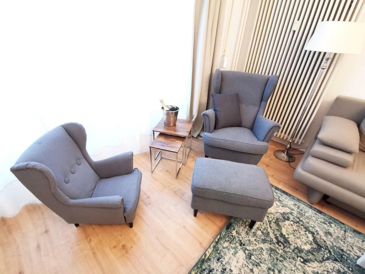 Kvh By Rockchair L Superhost Status L Boxspringbett Am Schloss Charlottenburg Welcomes You! Apartamento Berlim