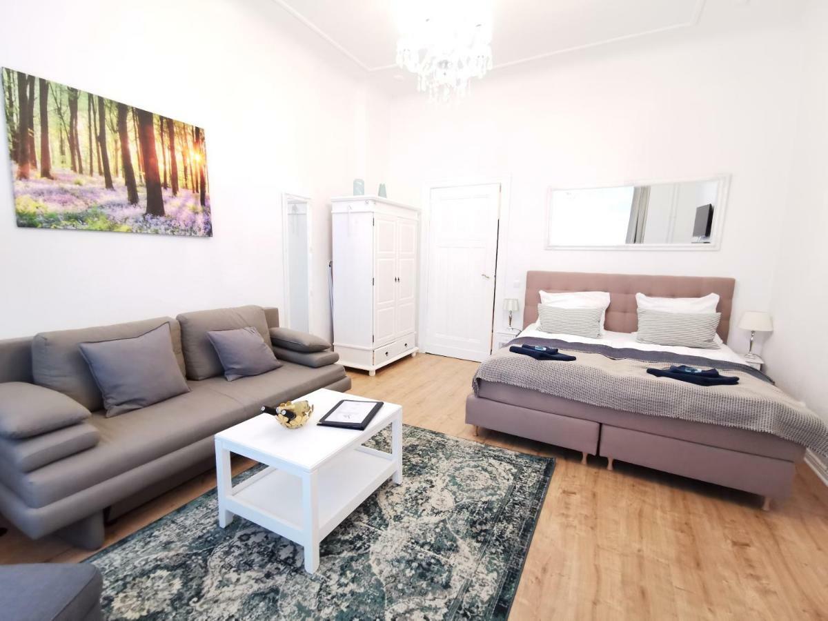 Kvh By Rockchair L Superhost Status L Boxspringbett Am Schloss Charlottenburg Welcomes You! Apartamento *