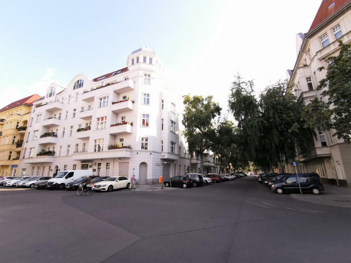 Kvh By Rockchair L Superhost Status L Boxspringbett Am Schloss Charlottenburg Welcomes You! Berlim