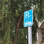 Kvh By Rockchair Apartments L Superhost Status L Boxspringbett Am Schloss Charlottenburg Welcomes You!