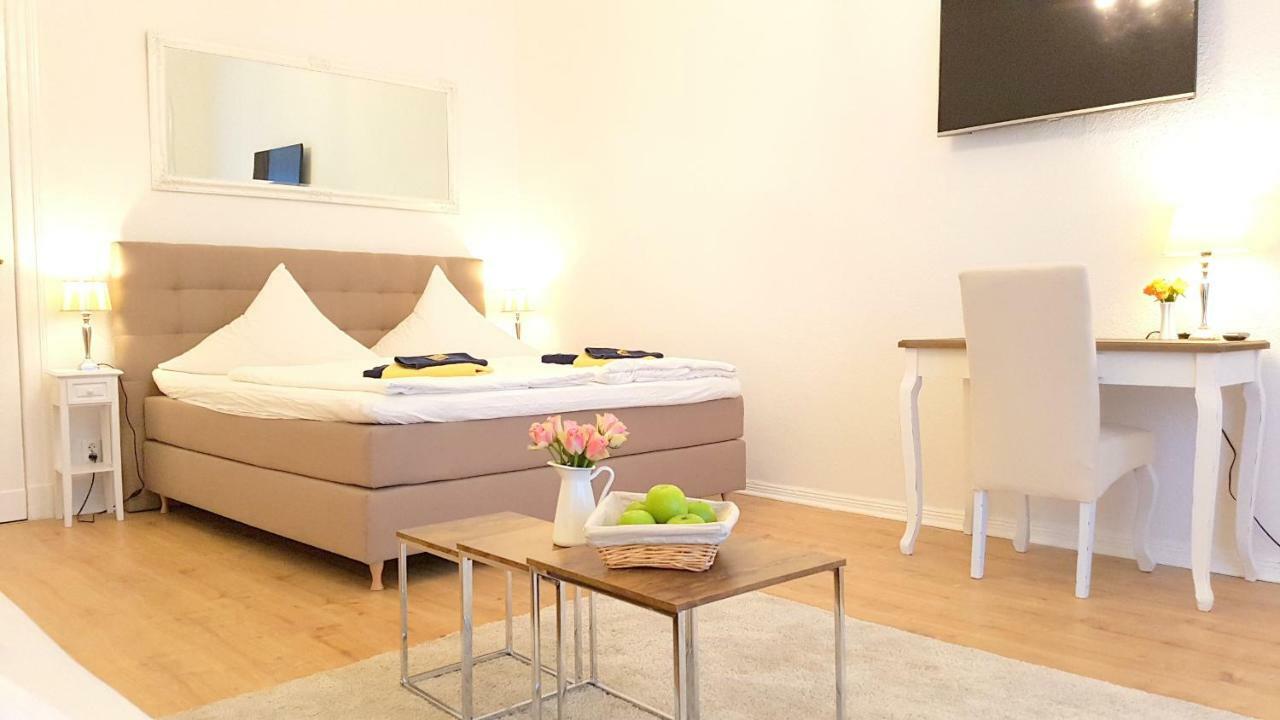 Kvh By Rockchair L Superhost Status L Boxspringbett Am Schloss Charlottenburg Welcomes You! Apartamento