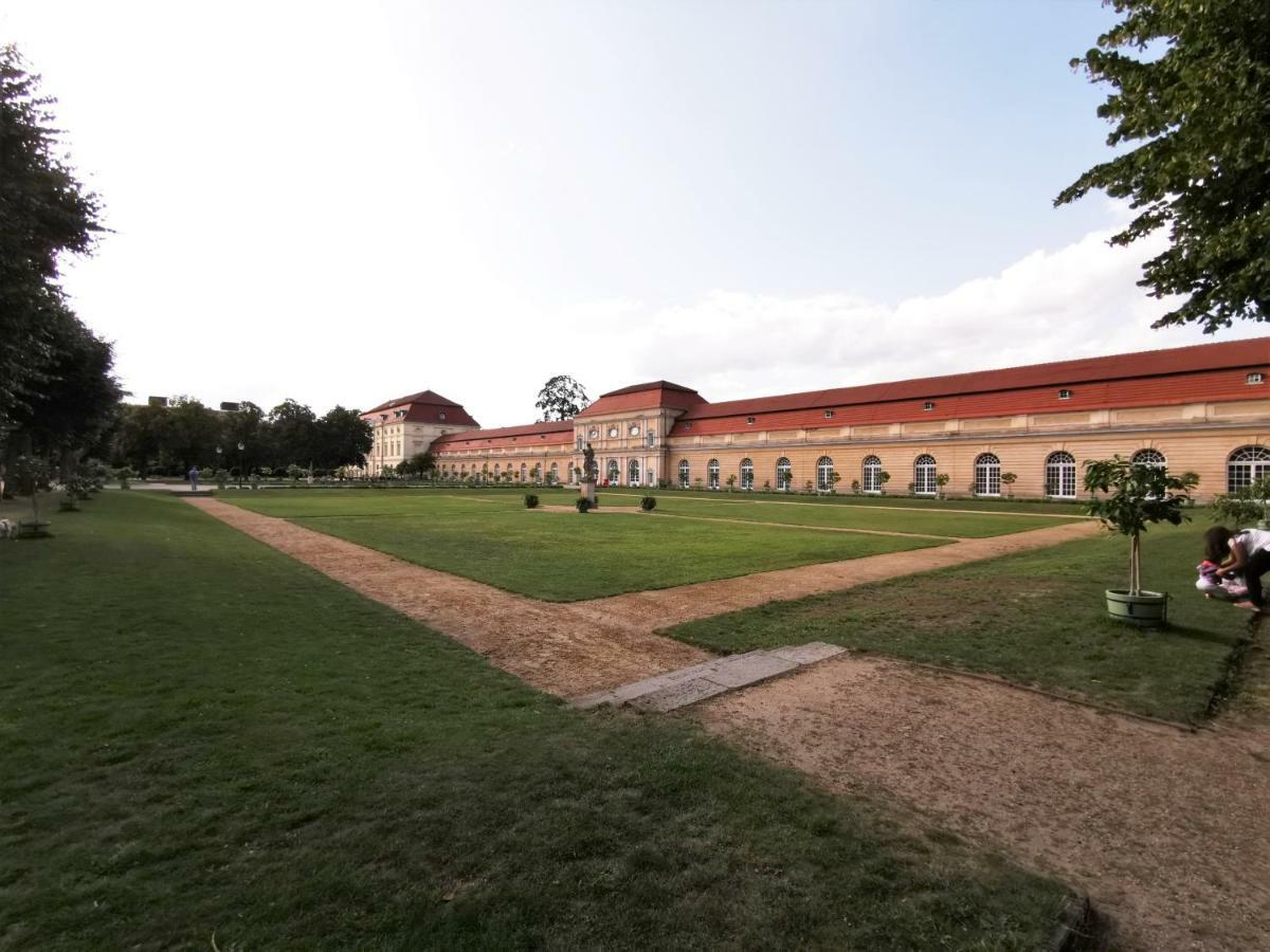 Kvh By Rockchair L Superhost Status L Boxspringbett Am Schloss Charlottenburg Welcomes You! Berlim